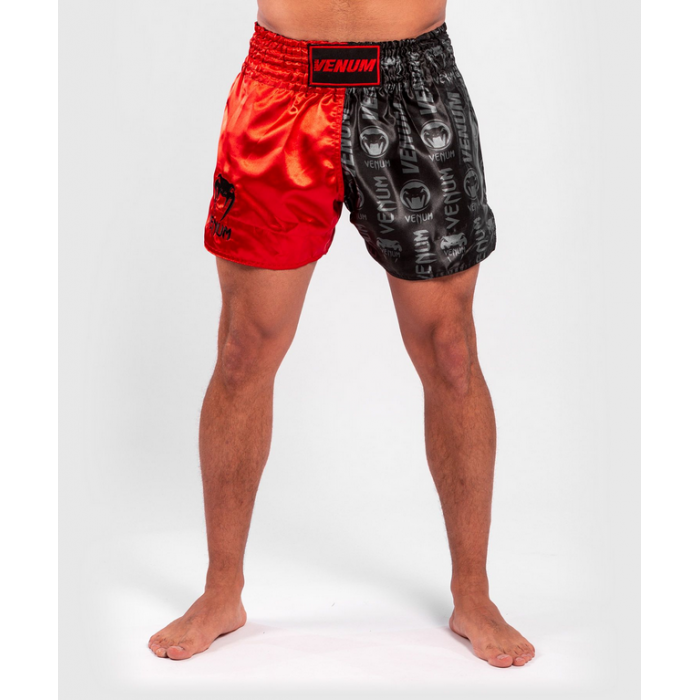 МУАЙ ТАЙ ШОРТИ - Venum Logos Muay Thai Shorts - Black/Red​